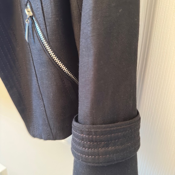 Black blazer from White House Black Merket - Picture 3 of 3